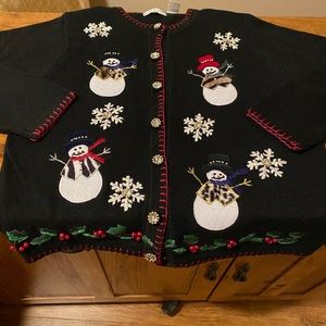 Gorgeous Christmas sweater for any holiday gathering. Great condition.
